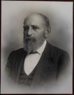 Black and white portrait of man with beard