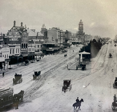 Ballarat in 1899. Looking up Sturt St towards the Town Hall (detail), Photo taken from the Australiana Research Collection, Ballarat Research Hub at Eureka.